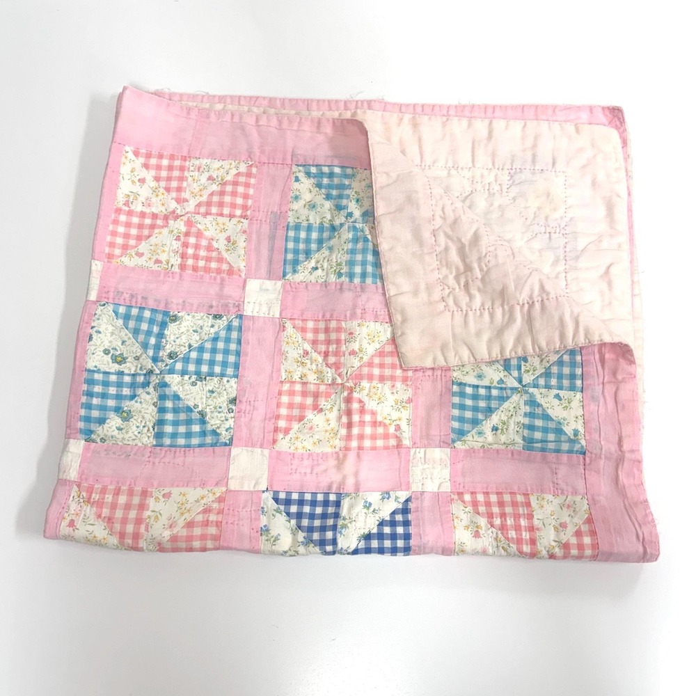 Vintage Pinwheel pattern pink baby quilt: Hand Sewn 46" x 39"